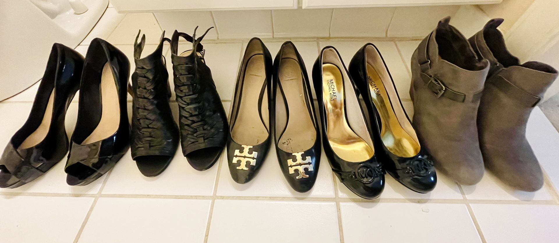 Women’s Heel shoes - Size 9