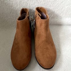 NEW! Cat & Jack Boots Girls Sz 5 Opal Brown Booties Zipper *Flaw