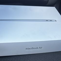 13-inch MacBook Air with Apple M3 chip