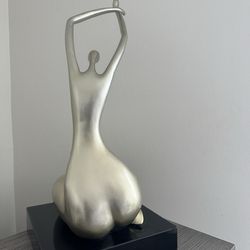 Lady Statue Accent Piece