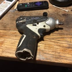 Mikita 12 Volt 3/8 Impact Tool