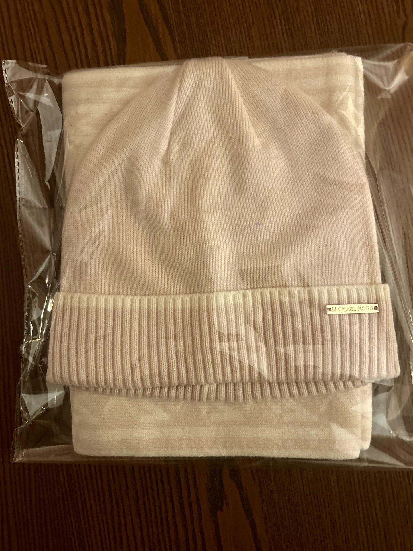 MICHAEL KORS 2-Piece Hat & Scarf Gift Set – Blush Pink – New 