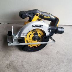 Dewalt 20v Circular Saw Brushless Brand New Tool Only Includes Blade Size 6 1/2