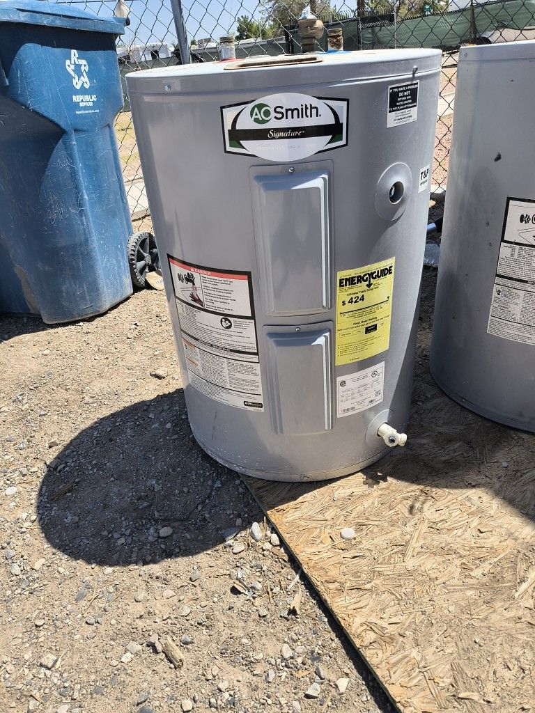 40 GALON ELECTRIC WATER HEATER