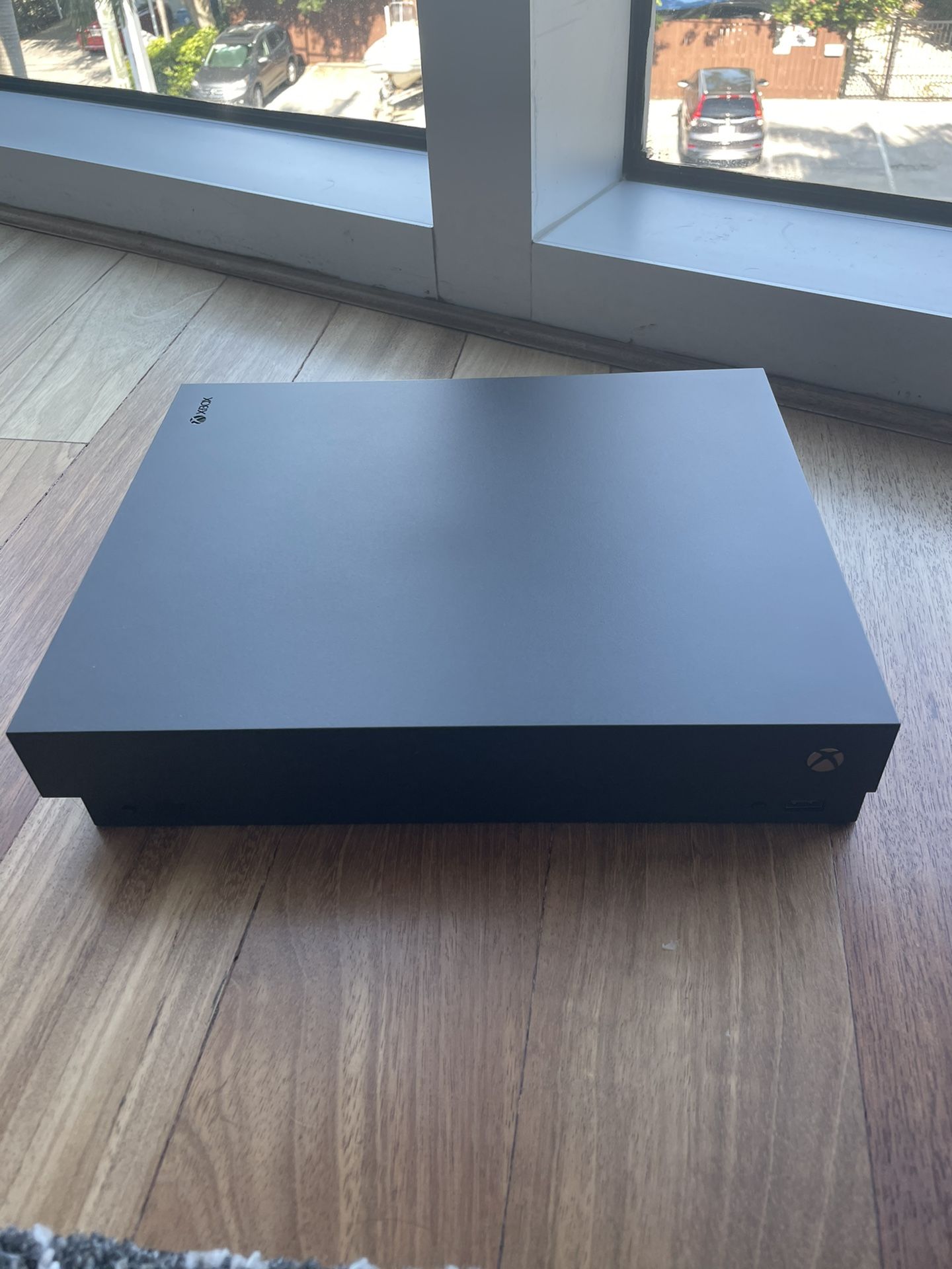 Xbox One X 1TB