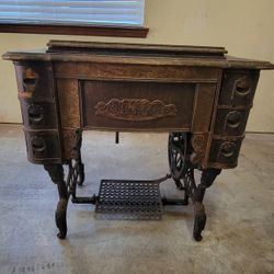 WHITE antique sewing machine 