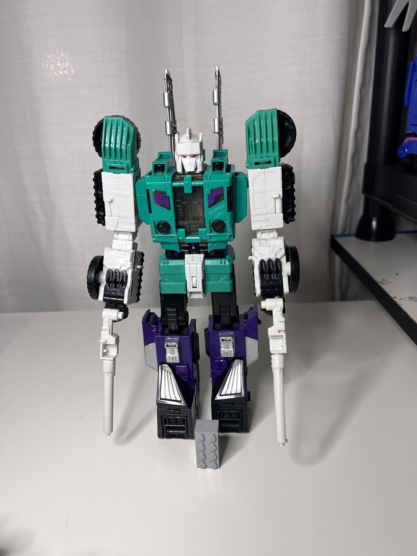 Transformers Titans Return Sixshot