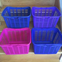 Lot of 4 Large Nesting Plastic Storage Baskets with Handles