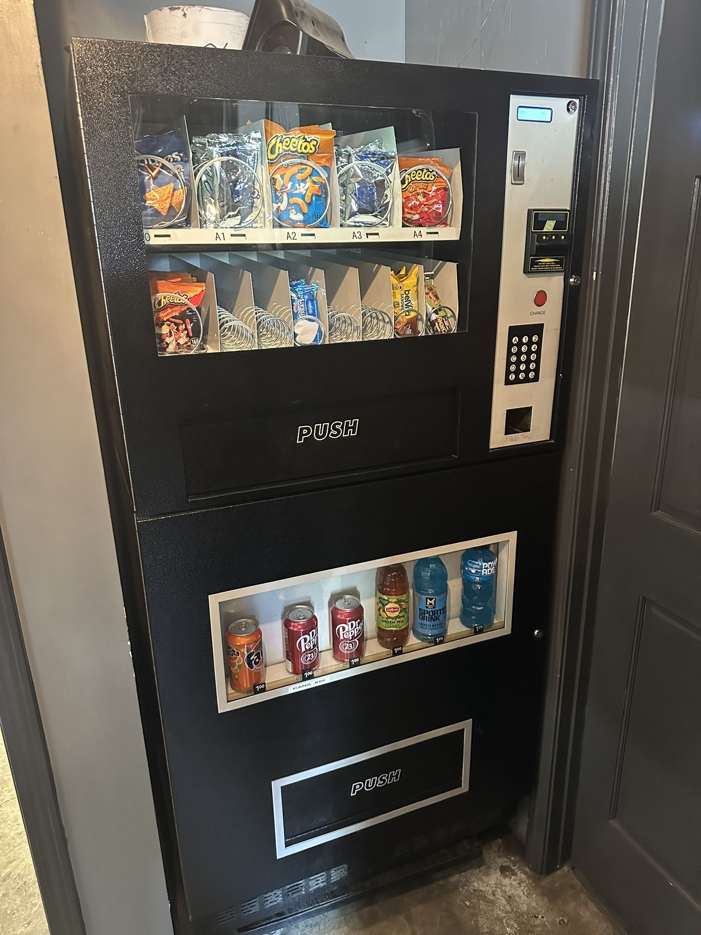 Combo Vending Machine + Location
