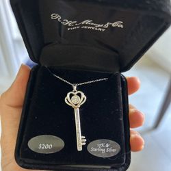 New Macy’s Key Pendant Necklace 