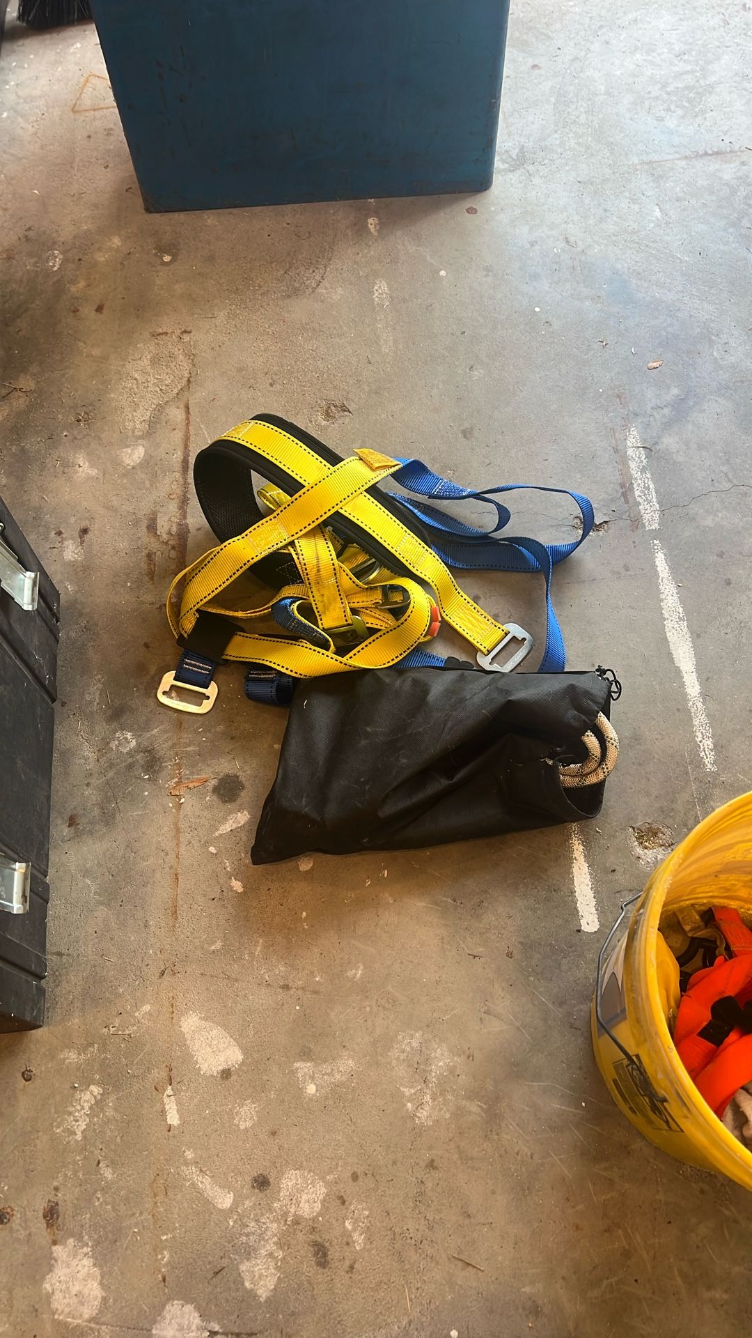 Fall protection harness