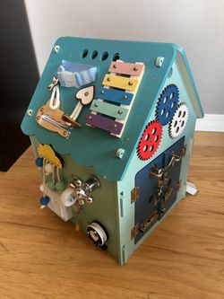 Montessori Activity House