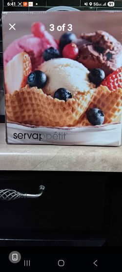 Waffle bowl maker