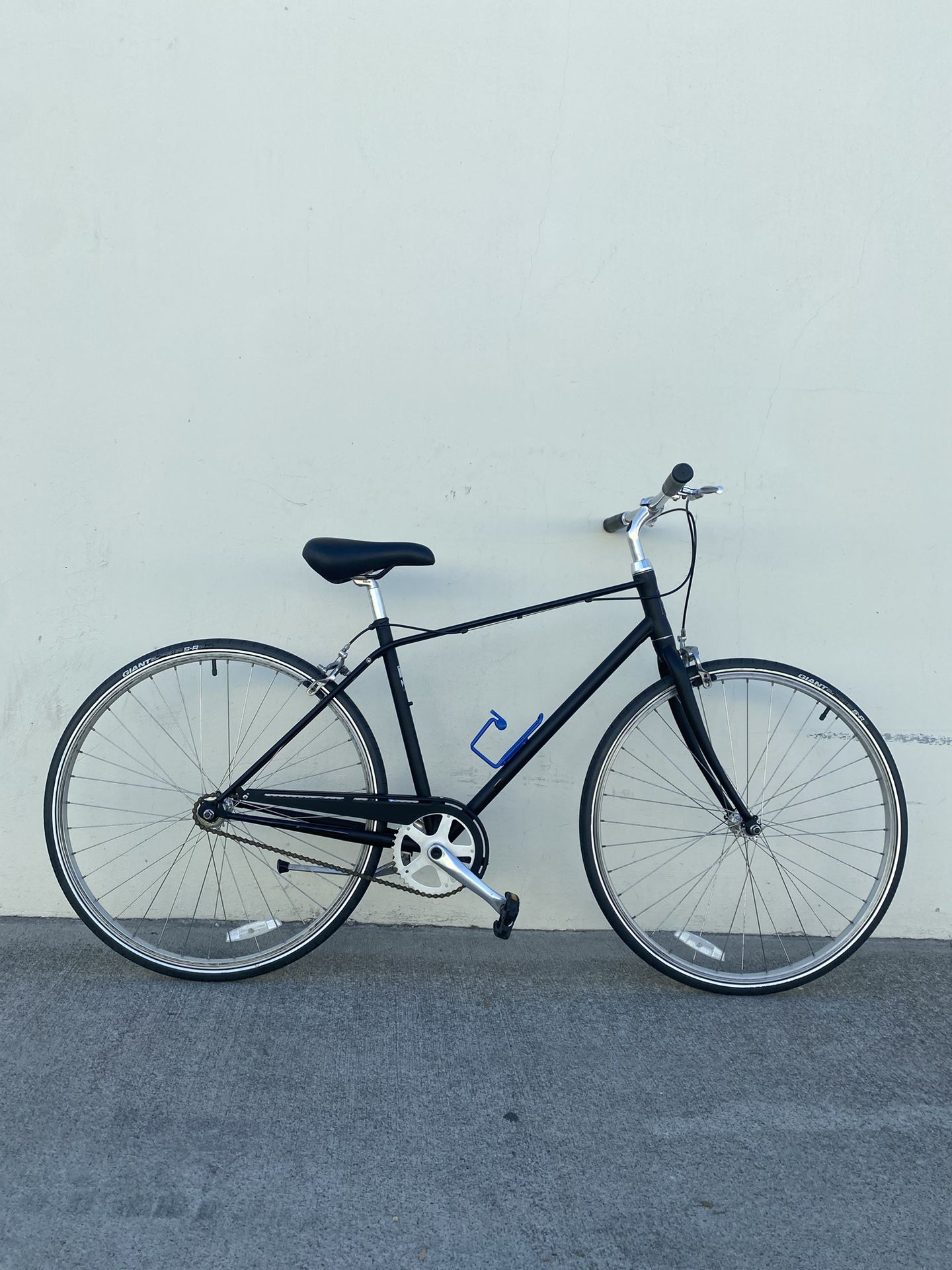 FIXIE BIKE/ SIZE TIRES 700” /SIZE FRAME MEDIUM