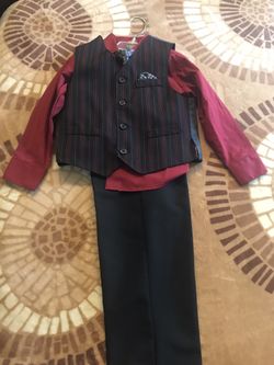 Suit For Boy Size 5 / Traje Para Niño Talla 8