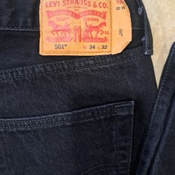 $$$40.  501 LEVIS For Men. 34 32
