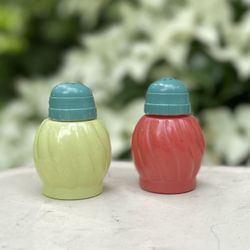 VTG 1930’s-1940’s Salt & Pepper Shakers Med Co NY Art Deco