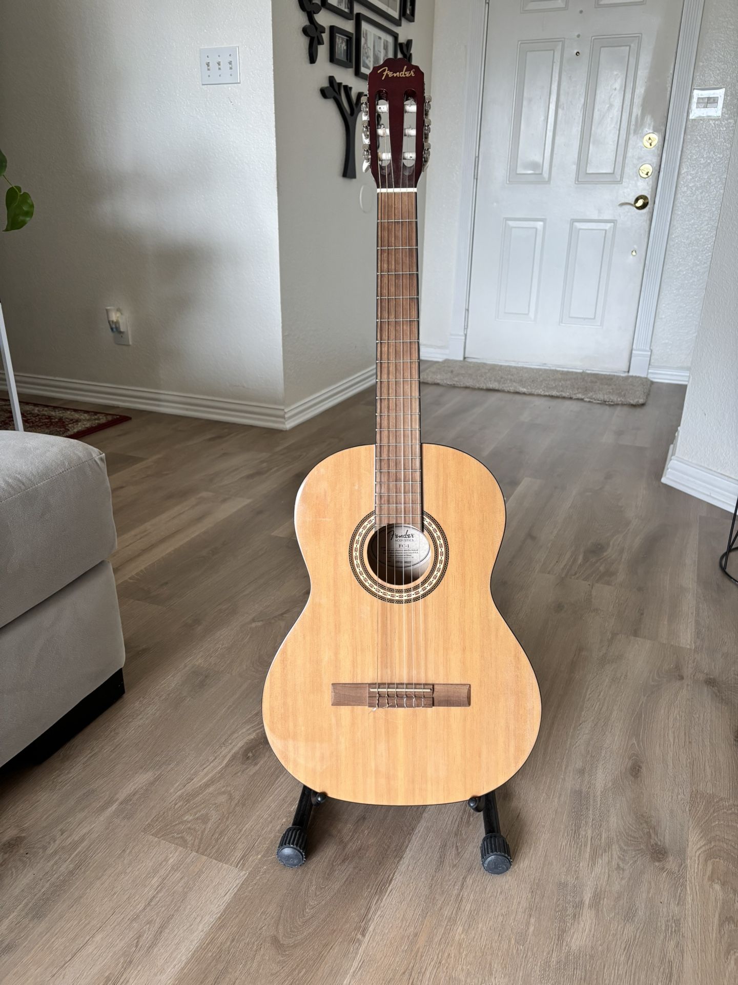 FENDER ACOUSTIC GUITAR