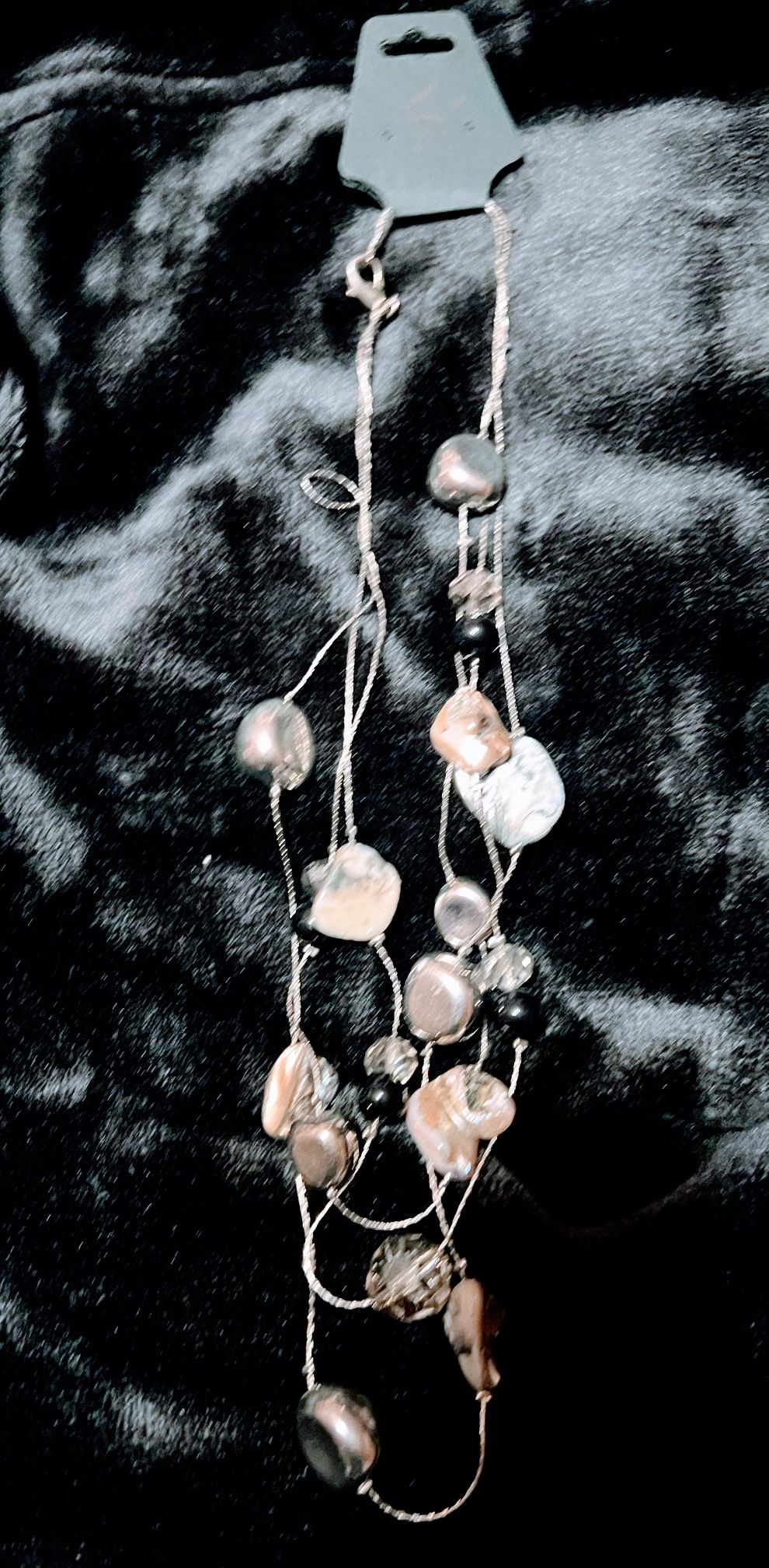 NECKLACE W/BLACK & SILVER ACCENTS