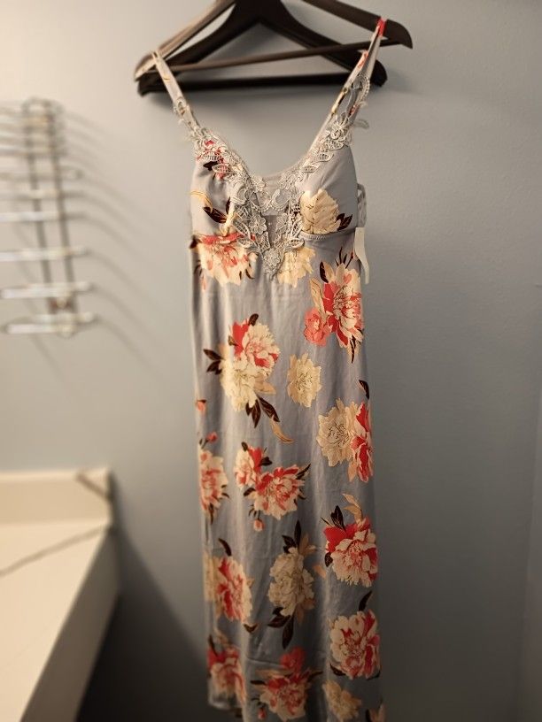 Women's Night Gown Size S