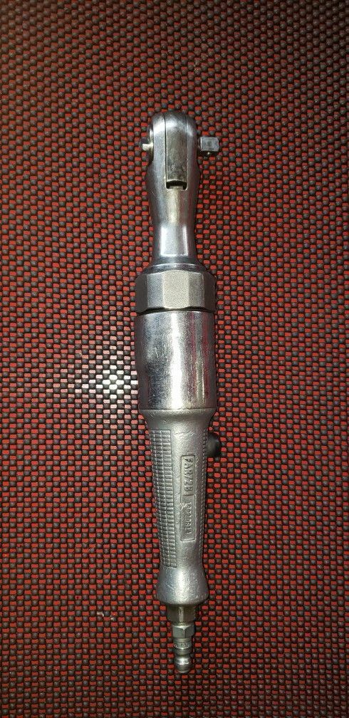 SNAP-ON TOOLS  #FAR72B.                                    3/8" DRIVE HEAVYDUTY PNEUMATIC REVERSIBLE AIR  RACTCHET 