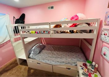 Twin beds - steps, white