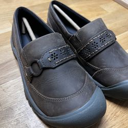 Womens US 8 Keen Slip Ons 