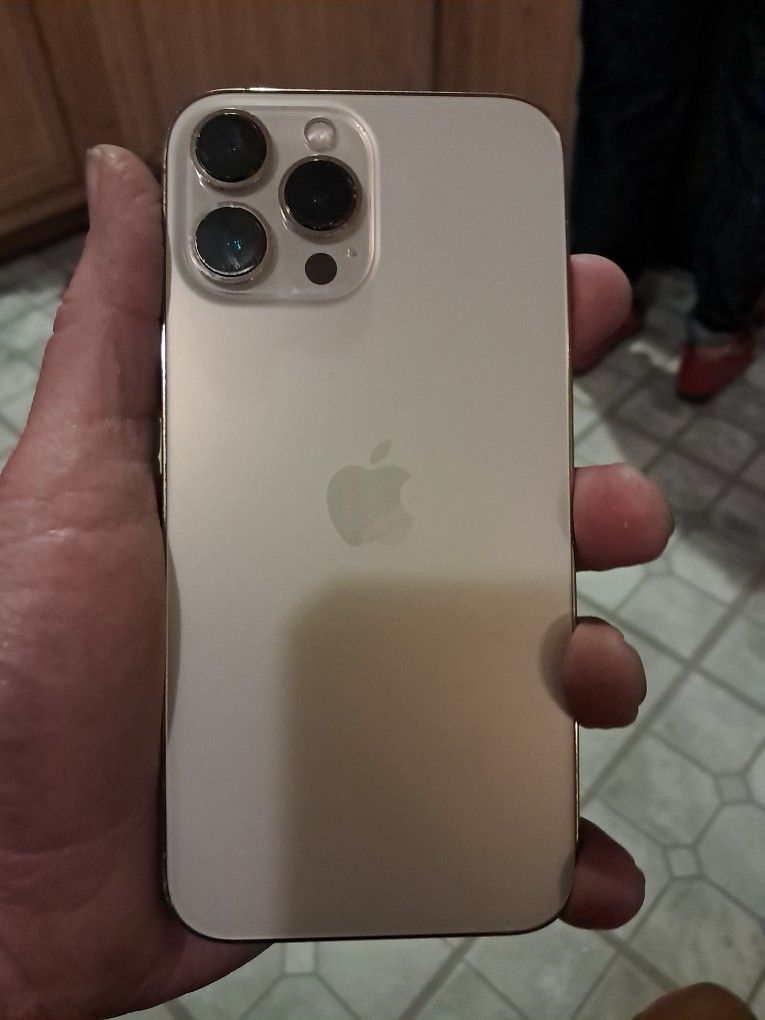 Locked Iphone 16 For Sale Works Great