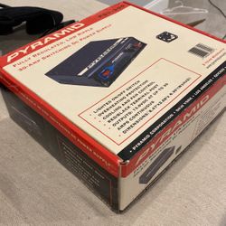 Pyramid PSV-300 13.8vdc 30 Amp