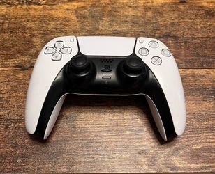 PS5 controllers