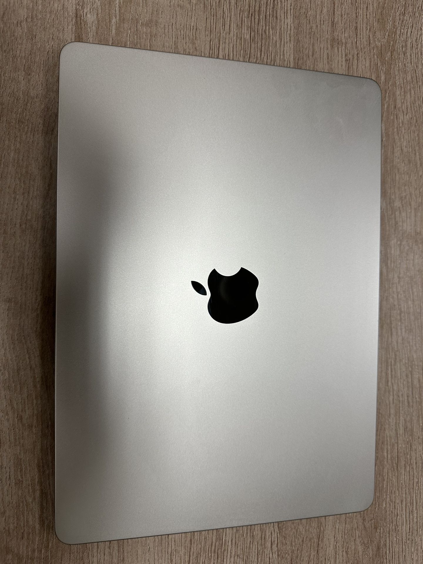 MacBook Air (2022, M2)