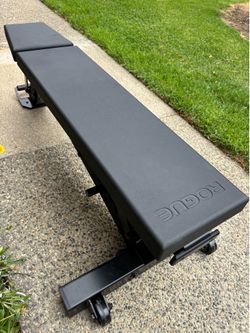 ROGUE ADJUSTABLE WEIGHTS BENCH 3.0 (like new)