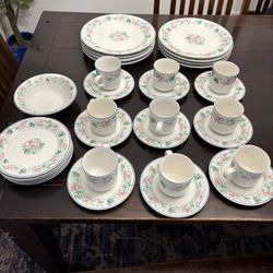 Vintage Ranmaru Kensington 4940 Stoneware Dinnerware Set Floral Japan Discontinued