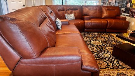 Like new L shape Sectional - wide seats w recliners -