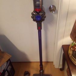 Dyson V8 Animal+ Vacuum Cleaner 