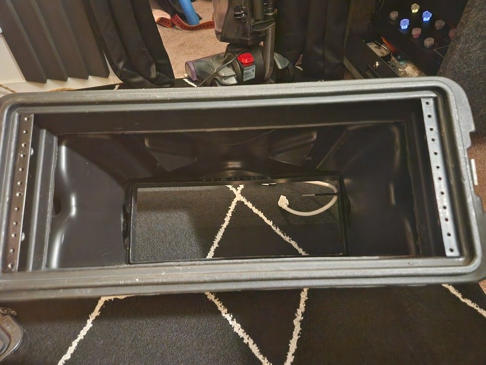 SKB 4U 19" Rack mount Hardshell Case