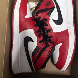 Jordan 1 Mid Gym Red