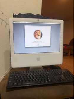 Apple Macbook Works Good
