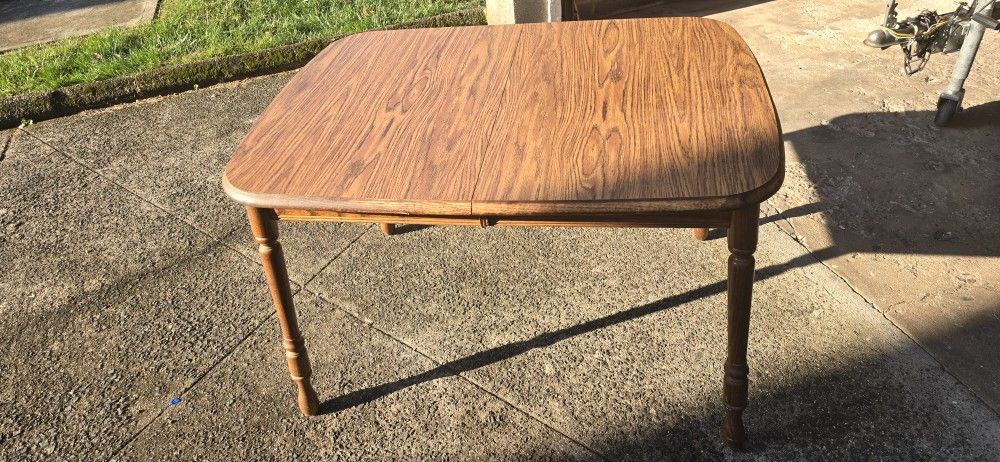 Kitchen / Kitchenette Table