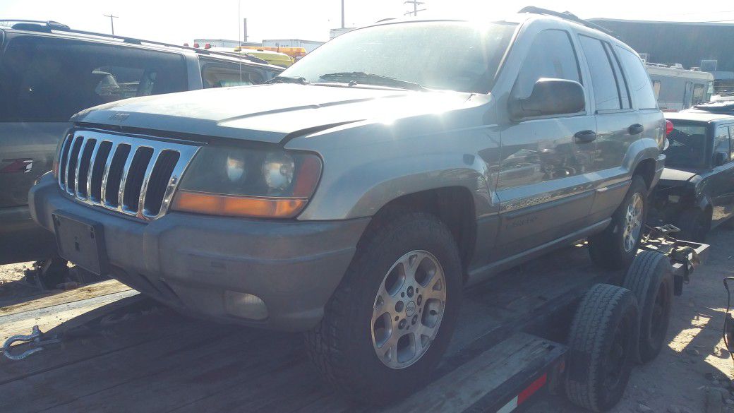 2001 jeep grand cherokee laredo parting out .