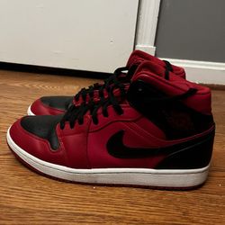 Nike Air Jordan 1 Mid Reverse Bred Black Red Shoes