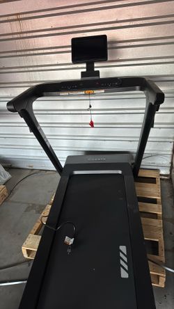 CENTR S Treadmill