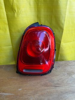 2014 2015 2016 2017 2018 Mini Cooper Right Passenger Side Tail Light OEM (WITH BULBS)(CON FOCOS)