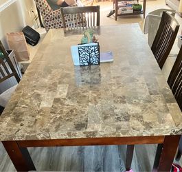Dining Room Table & 4 Chairs