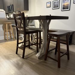 Farmhouse Table Top and Chairs 