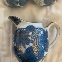 Creamer  Small. Vintage. Asian