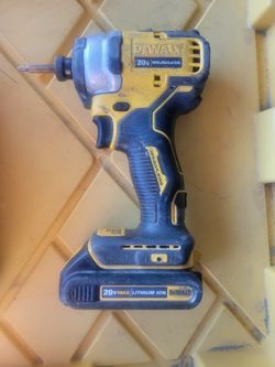 DEWALT ATOMIC 20V MAX Compact 