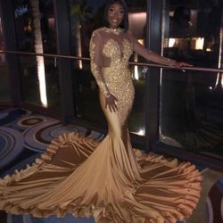 Gold Luxury Prom Dress, Size S/M for Sale in Pompano Beach, FL - OfferUp
