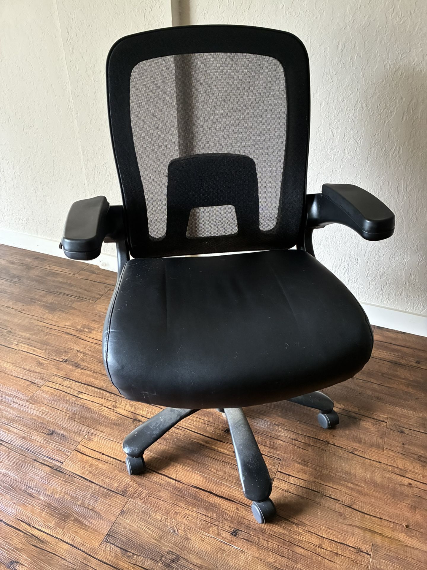 Big & Tall w/ Wide Seat Office Chair