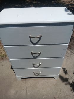 !! Small 4 Drawer  Dresser Normal Wear  Firm  Price